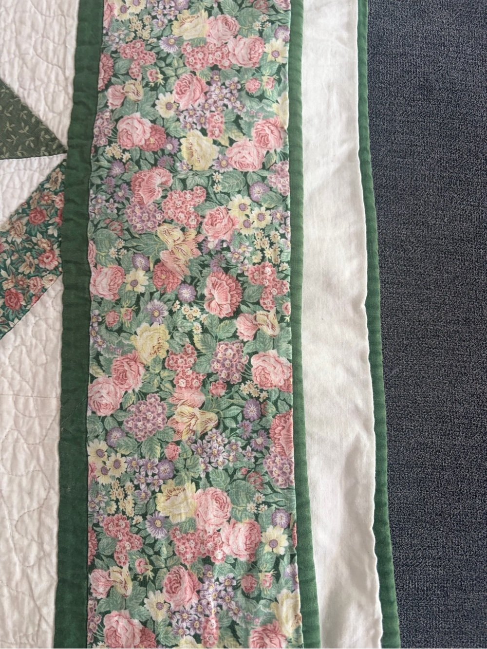 Handmade Floral & Green Patchwork Quilt - Green/White - Picture 3 of 4